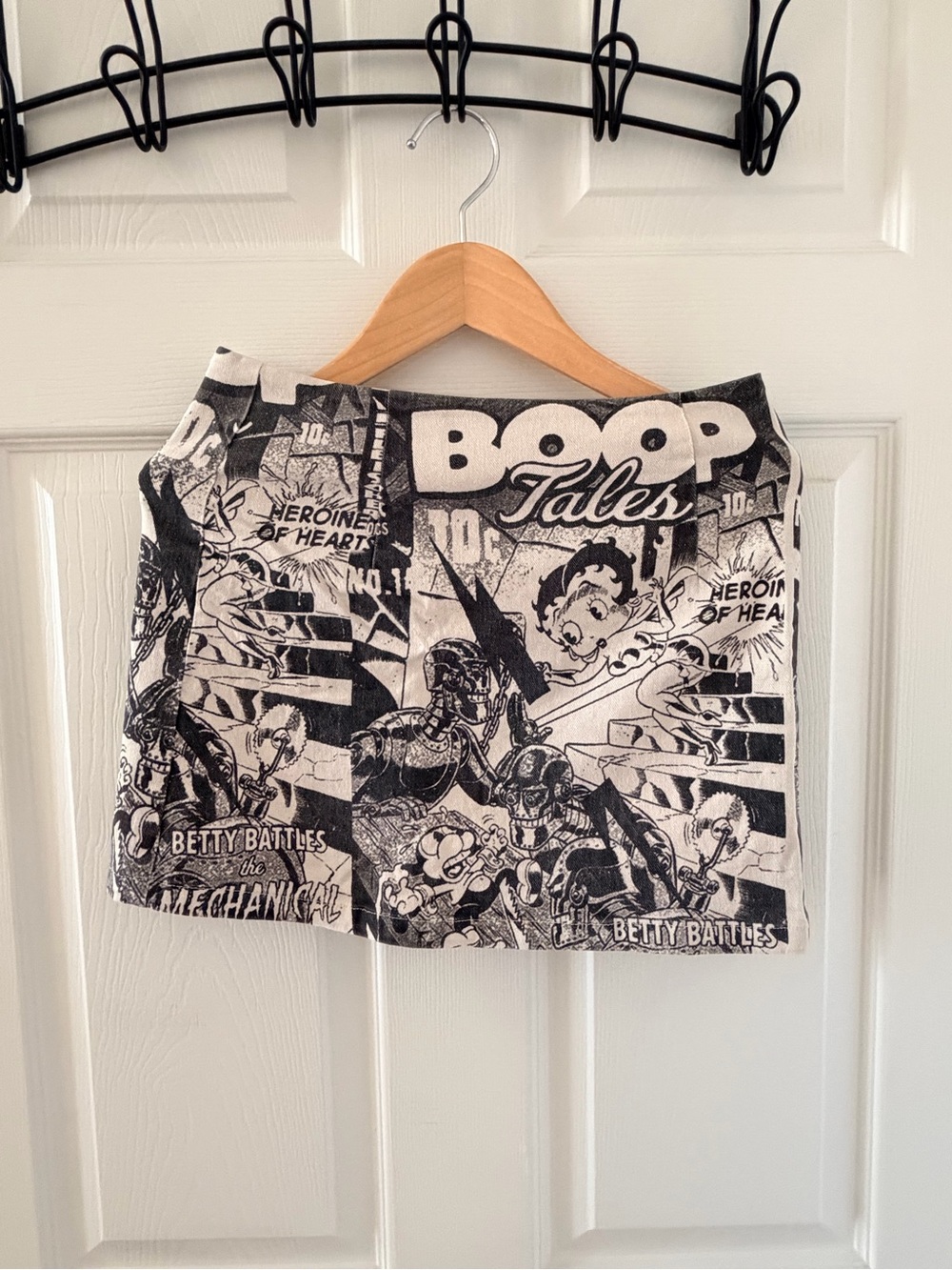 Betty Boop Comic Mini Skirt | Lined | Black & White